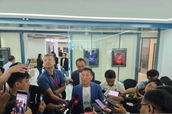 "Operator Liga: Awasi Ketat Pertandingan Akhir Musim"
"Operator Liga Cermati Setiap Detil Laga Menjelang Akhir Musim"
"Kepatuhan Operator Liga dalam Mengawasi Laga-Laga Penentu Musim"
"Mengawasi Ketat: Tugas Operator Liga di Laga Akhir Musim"
"Operator Liga: Fokus Tinggi pada Pertandingan Akhir Musim"
"Pentingnya Pengawasan Operator Liga di Menjelang Laga Akhir Musim"
"Operator Liga: Memastikan Keutuhan Laga-laga Menjelang Akhir Musim"
"Konsistensi Pengawasan: Peran Operator Liga di Akhir Musim"
"Operator Liga Cermati Ketat Pertandingan Final Musim"
"Jaga Integritas: Tugas Operator Liga di Laga-Laga Akhir Musim"

Silakan pilih atau gunakan inspirasi dari daftar di atas!