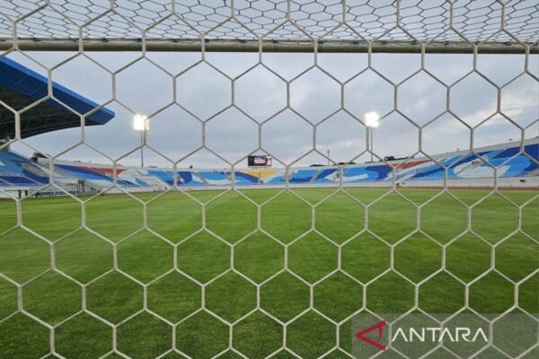 Arema FC Terima Sanksi Setelah Insiden Pelemparan Bus Persik