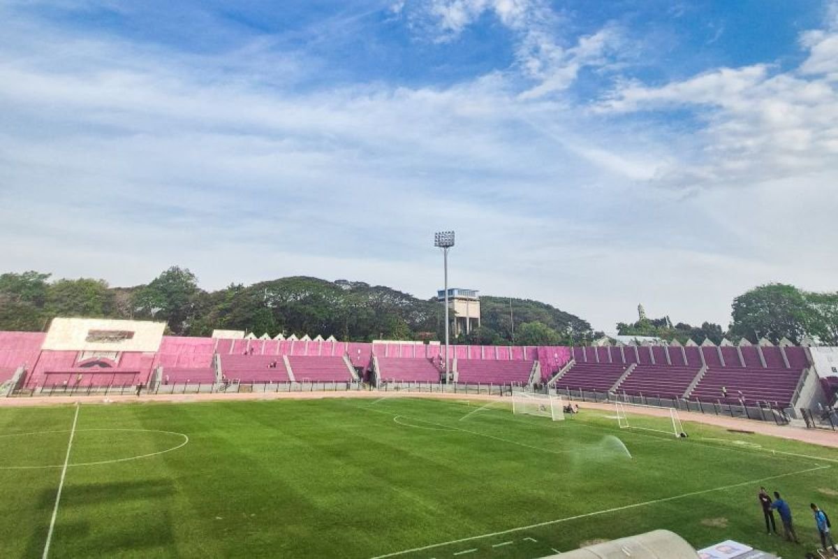 “Persik Kediri Menantang Asia Warriors FC dalam Acara Peluncuran Tim”
