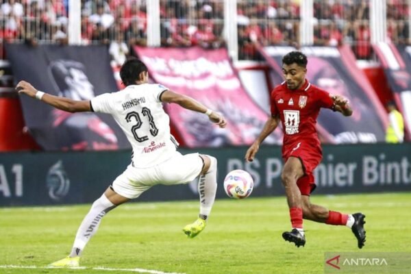 Hansamu Yama Resmi Perpanjang Kontrak dengan Persija Jakarta