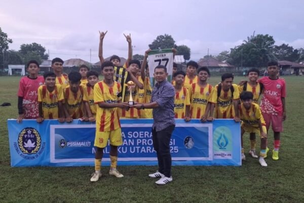 Here are some alternative titles for "IMTF Wakili Malut di Piala Soeratin U-15 Seri Nasional":

1. "IMTF: Perwakilan Malut dalam Piala Soeratin U-15 Nasional"
2. "Tim IMTF Maluku Utara Siap Berlaga di Piala Soeratin U-15"
3. "Mengangkat Nama Malut: IMTF Siap Turun di Piala Soeratin U-15"
4. "IMTF Membawa Harapan Malut ke Piala Soeratin U-15 Nasional"
5. "Piala Soeratin U-15: IMTF Harumkan Maluku Utara"
6. "IMTF: Duta Malut dalam Pertandingan Piala Soeratin U-15"
7. "Bersiap untuk Piala Soeratin U-15: IMTF Wakili Maluku Utara"
8. "Perjuangan IMTF Malut di Ajang Piala Soeratin U-15 Nasional"

Feel free to modify any of these suggestions to better fit your needs!