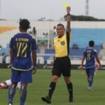 Pelatih Arema Menyalahkan Wasit atas Kekalahan dari Borneo